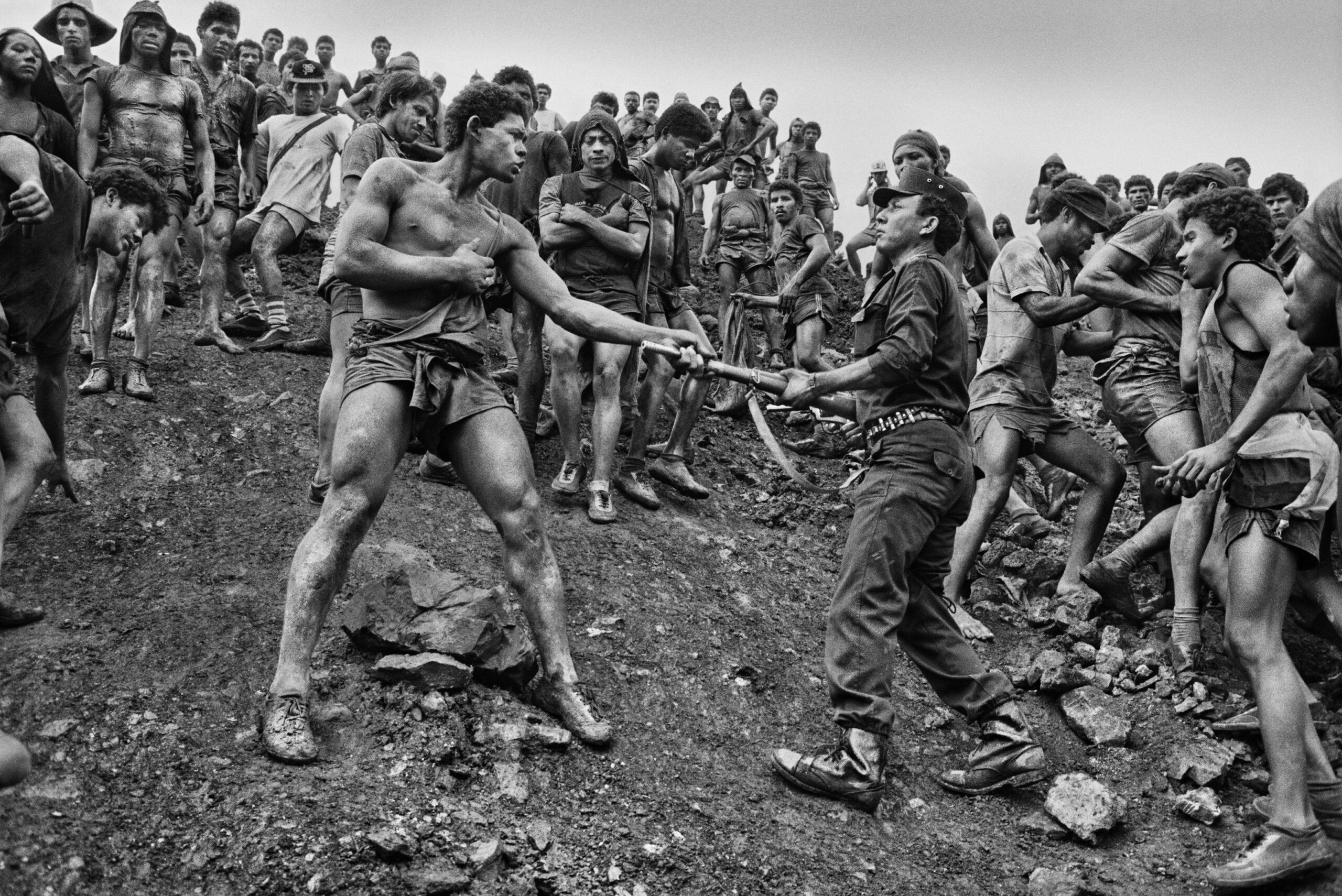 Sebastiao salgado – serra pelada gold mine brazil 1986