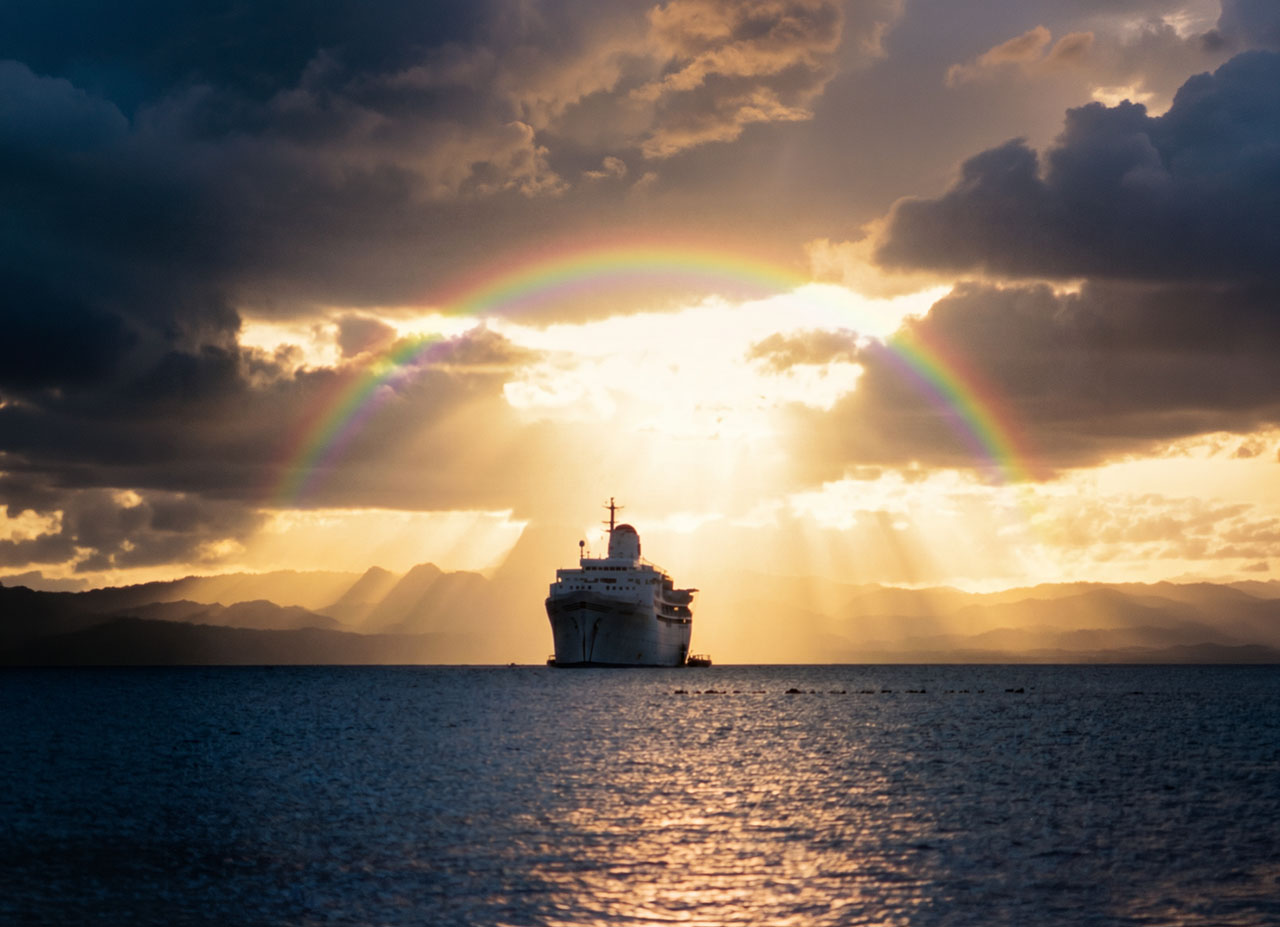 P&O Fairstar cruise ship sunset